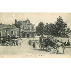 53 LAVAL. Attelages transports pour Hôtel devant la Gare 1917