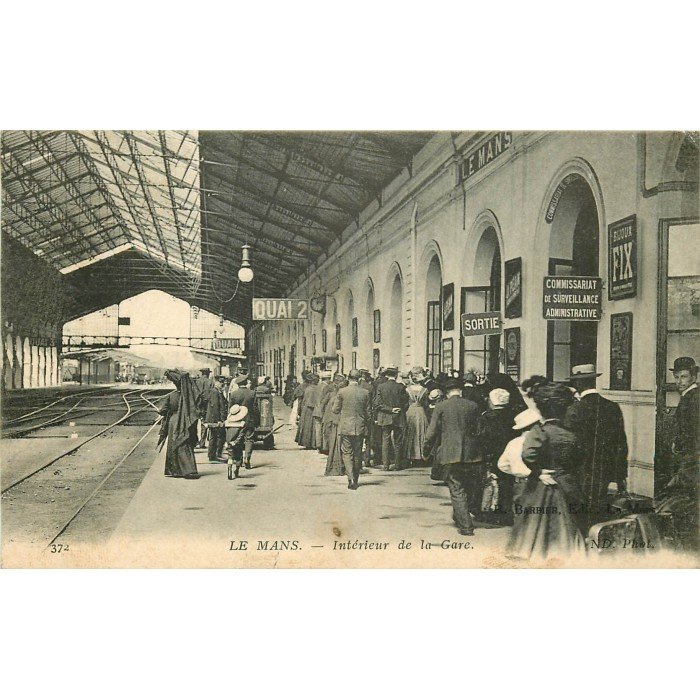 Chartres - Interieur de la Gare à Chartres