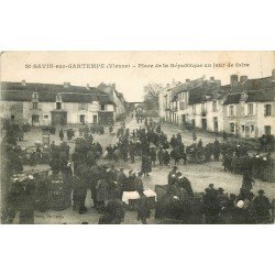 86 SAINT SAVIN SUR GARTEMPE. Le Marché jour de Foire Place de la République 1928