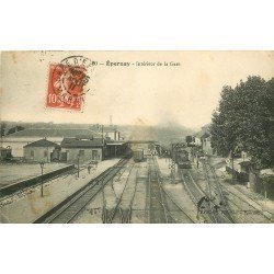 51 EPERNAY. Train et Locomotive dans la Gare 1911