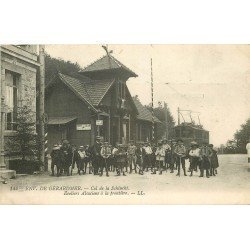 88 COL DE LA SCHLUCHT. Ecoliers à la Frontière devant Train Tramway électrique