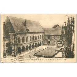 carte postale ancienne 02 LAON. Gargouilles Cathédrale et Cour Palais Justice 1937