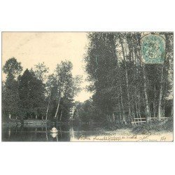 carte postale ancienne 14 PONT-D'OUILLY. Rameur au Confluent du Noireau 1905