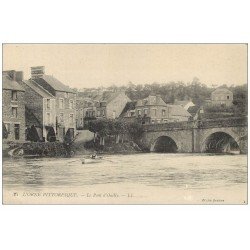 carte postale ancienne 14 PONT-D'OUILLY. Rameur et Pont