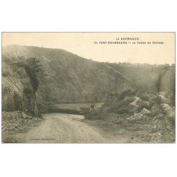 carte postale ancienne 14 PONT-ERAMBOURG ERRAMBOURG. Vallée du Noireau animée