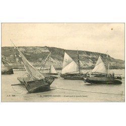 carte postale ancienne 14 PORT-EN-BESSIN. Avant-Port à marée basse 1912