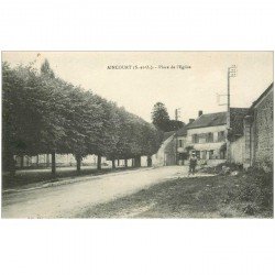 carte postale ancienne 95 AINCOURT. Place de l'Eglise. Paznneau Byrrh dessus Epicerie buvette