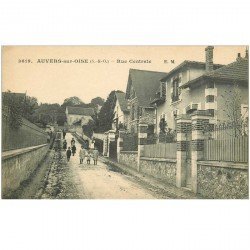 carte postale ancienne 95 AUVERS SUR OISE. Enfants Rue Centrale