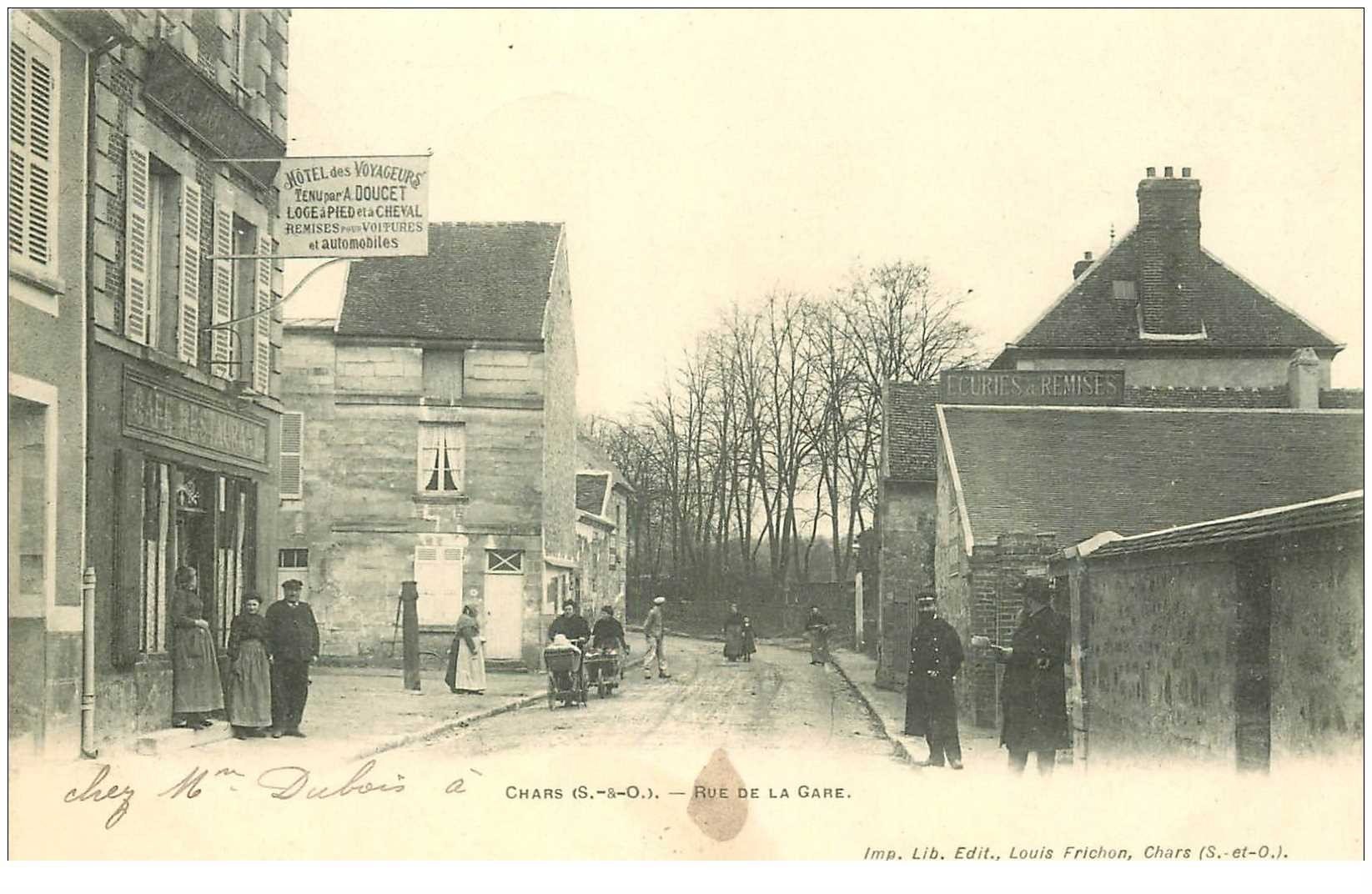 carte postale ancienne 95 CHARS. Hôtel des Voyageurs rue de la Gare 1904