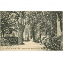 carte postale ancienne 95 CHATEAU DE COURCELLES. Allée des voitures à l'Entrée du Parc 1912