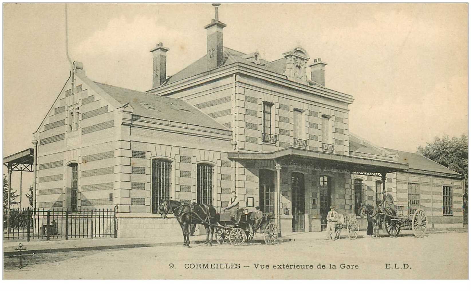 carte postale ancienne 95 CORMEILLES. La Gare avec attelages