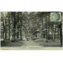 carte postale ancienne 95 EAUBONNE. Chaumière du Clos de l'Olive 1907 Femme et Chien. Carte papier glace