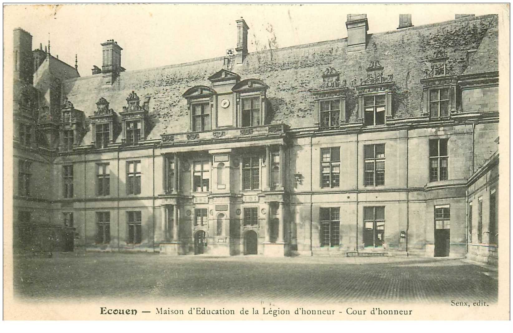 carte postale ancienne 95 ECOUEN. Château Légion d'Honneur Cour 1908