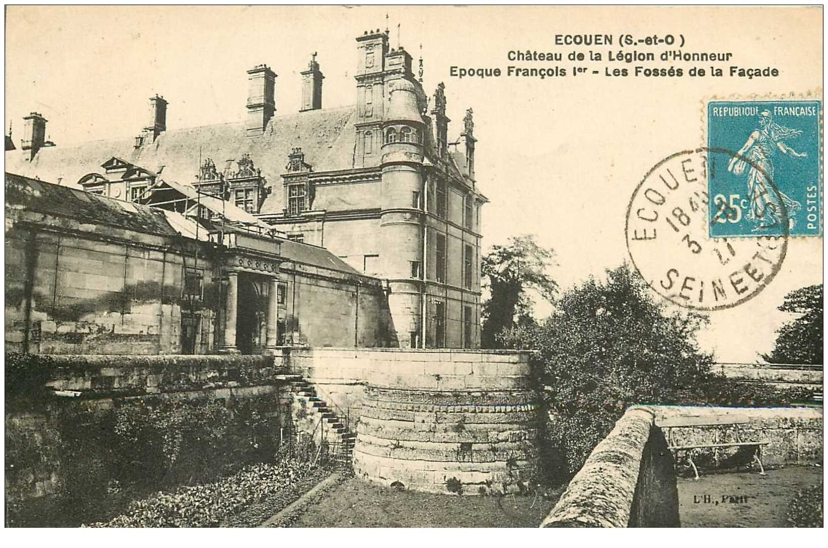 carte postale ancienne 95 ECOUEN. Château Légion d'Honneur Fossés de la Façade 1927