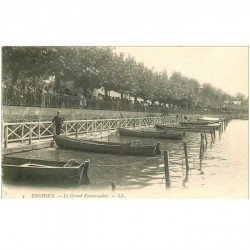 carte postale ancienne 95 ENGHIEN LES BAINS. Le Grand Embarcadère grosse animation de curieux