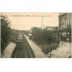 95 ENGHIEN LES BAINS. Train dans la Gare