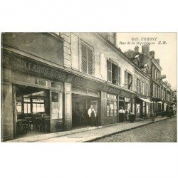 carte postale ancienne 95 ERMONT. Café du Marché Rue de la République Tabac Billards