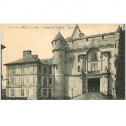 carte postale ancienne 95 LA ROCHE GUYON. Entrée du Château