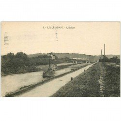 carte postale ancienne 95 L'ISLE ADAM. Ecluse et Remorqueur expédiée qu'en 1952...