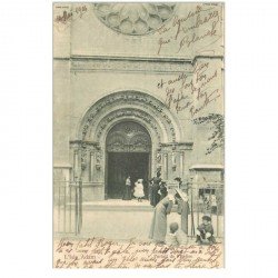 carte postale ancienne 95 L'ISLE ADAM. Portail de l'Eglise 1904