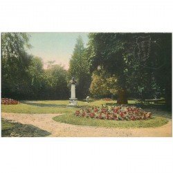 carte postale ancienne 95 MAGNY EN VEXIN. Les Jardins de la Ville 1938 avec Jardinier
