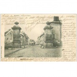 carte postale ancienne 95 MAGNY EN VEXIN. Porte de Paris 1902