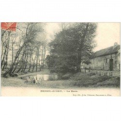 carte postale ancienne 95 MESNIL AUBRY. La Mare animation 1907