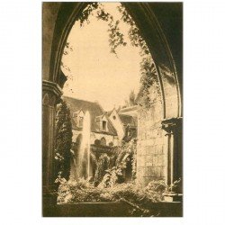 carte postale ancienne 95 ROYAUMONT. Abbaye. Le Cloître