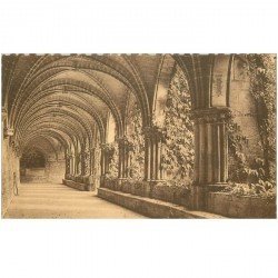 carte postale ancienne 95 ROYAUMONT. Abbaye. Le Cloître galerie nord