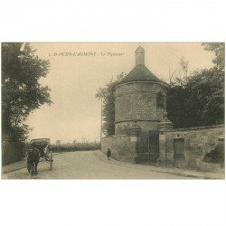 carte postale ancienne 95 SAINT OUEN L'AUMONE. Attelage devant le Pigeonnier