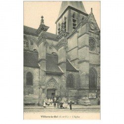 carte postale ancienne 95 VILLIERS LE BEL. Belle animation devant l'Eglise