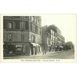 carte postale ancienne 94 KREMLIN BICETRE. Parfumerie journaux rue du Kremlin