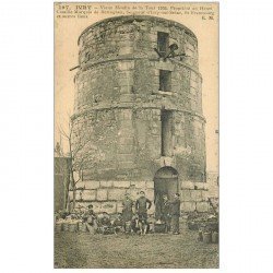 carte postale ancienne 94 IVRY SUR SEINE. Vieux Moulin de la Tour avec Vanniers confectionnant des protèges bouteilles en osier