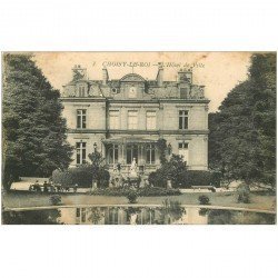 carte postale ancienne 94 CHOISY LE ROI. Animation Hôtel de Ville 1920