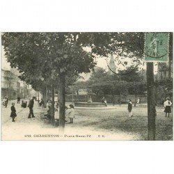 carte postale ancienne 94 CHARENTON LE PONT. Place Henri IV en 1919