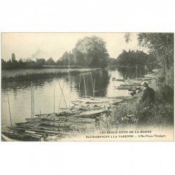 carte postale ancienne 94 CHAMPIGNY SUR MARNE A LA VARENNE. L'Ile Pisse Vinaigre personnage assis