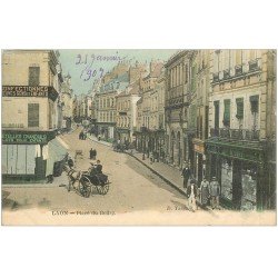 carte postale ancienne 02 LAON. Place du Bourg 1907. Commerces et Attelage en couleur
