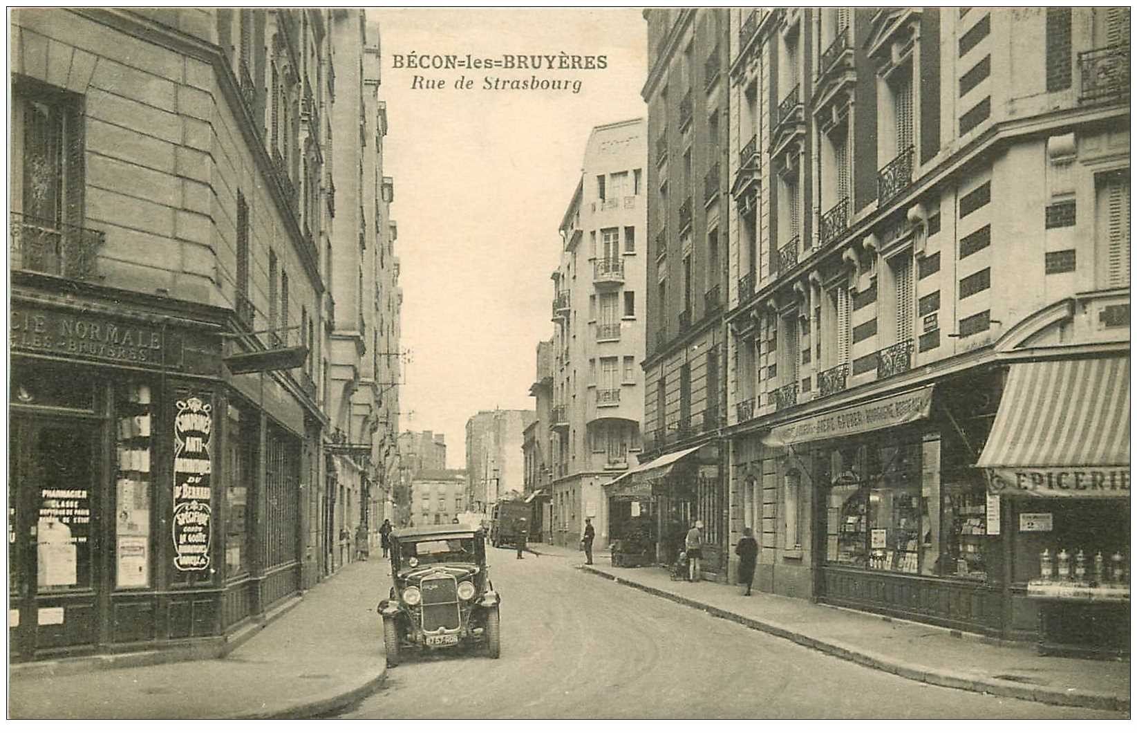 carte postale ancienne K. 92 BECON-LES-BRUYERES. Pharmacie et Epicerie Rue de Strasbourg voiture ancienne