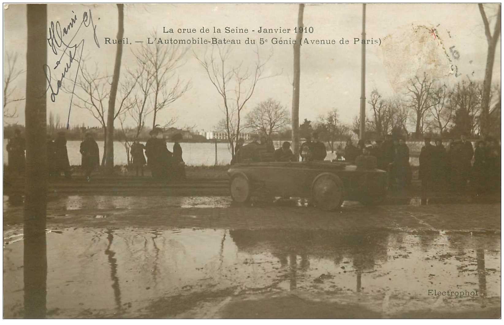 carte postale ancienne Inondation et Crue de 1910. RUEIL MALMAISON 92. Automobile-Bateau du 5° Génie Avenue de Paris