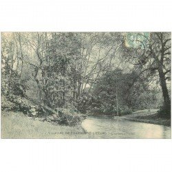 carte postale ancienne 92 VILLENEUVE L'ETANG. Animation sous l'Arbre couché 1905