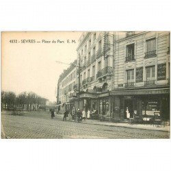 carte postale ancienne 92 SEVRES. Hôtel du Roulage Place du Parc Café Restaurant Tabac. Impeccable