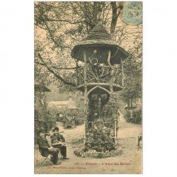 carte postale ancienne 92 ROBINSON. Buveurs de Picon bière sous l'Arbre des Roches 1906