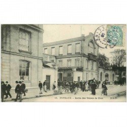 carte postale ancienne 92 PUTEAUX. Sortie des Usines de Dion 1906. Impeccable
