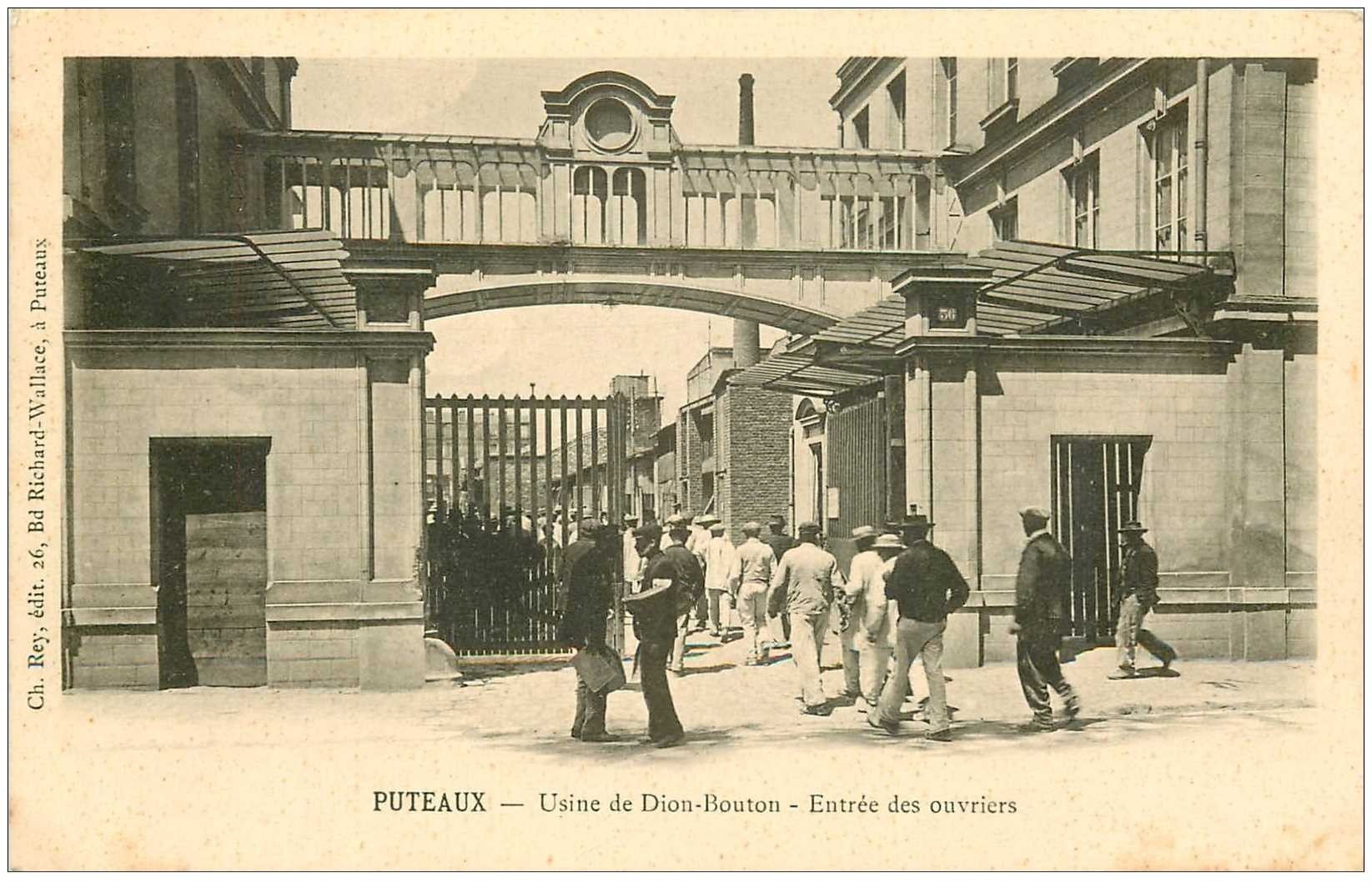 92 PUTEAUX. Entrée des Ouvriers Usine de Dion Bouton vers 1900