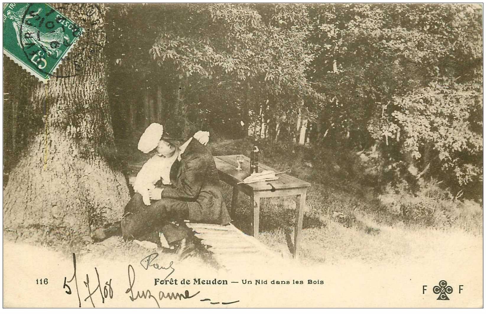 carte postale ancienne 92 MEUDON. Forêt. Un Nid d'amoureux dans les Bois 1908