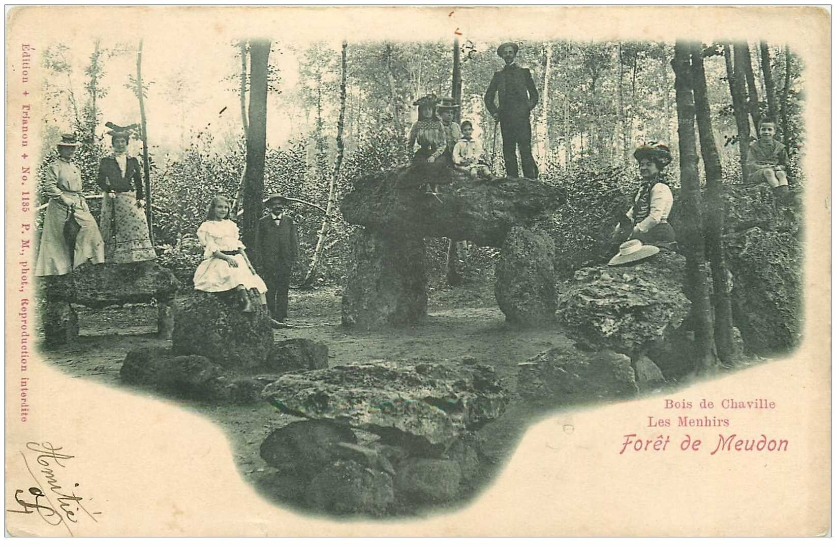 carte postale ancienne 92 MEUDON. Forêt. Les Menhirs Bois de Chaville 1904