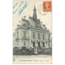 carte postale ancienne 92 LEVALLOIS PERRET. Hôtel de Ville 1910