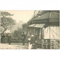 carte postale ancienne 92 COLOMBES. Le Kiosque buvette 1915. Ceci est la moitié d'une carte panoramique double...