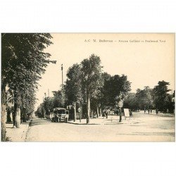 carte postale ancienne 92 BELLEVUE. Autocar Avenue Galliéni et Boulevard Verd