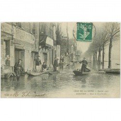 carte postale ancienne 92 ASNIERES SUR SEINE. Quai de Courbevoie. Sauveteurs en barque Crue de la Seine de 1910